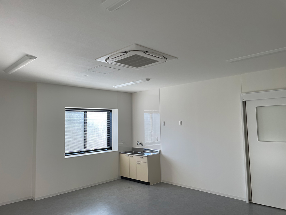 空調の施工事例、ガリバー一宮店、業務用エアコン